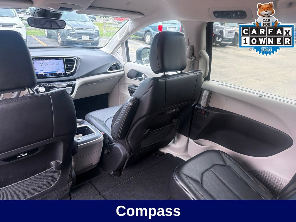 Used 2023 Chrysler Pacifica Touring-L FWD image 39