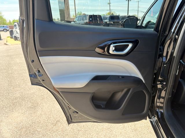 Used 2025 Jeep Compass Limited image 23