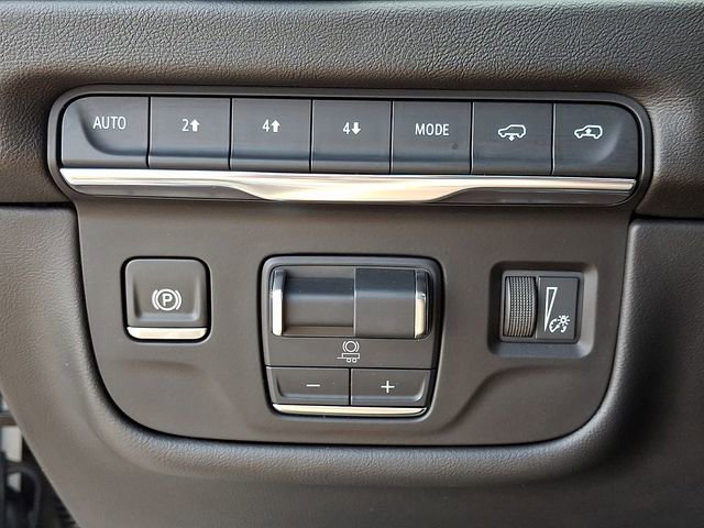 Used 2025 Cadillac Escalade Premium Luxury w/ Touring Package image 26