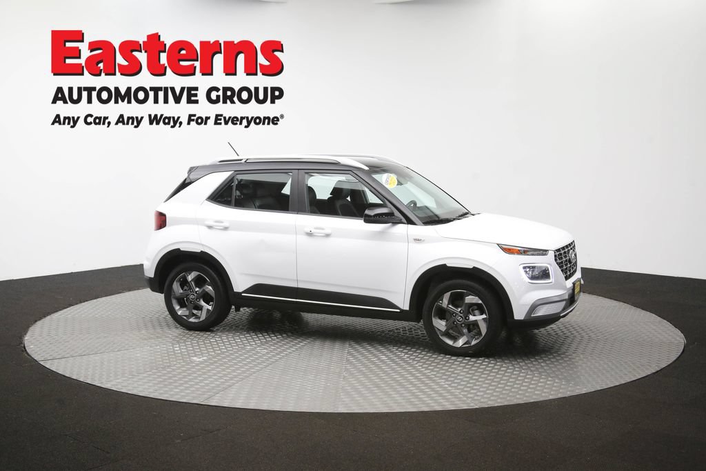 Used 2025 Hyundai Venue Limited FWD image 46