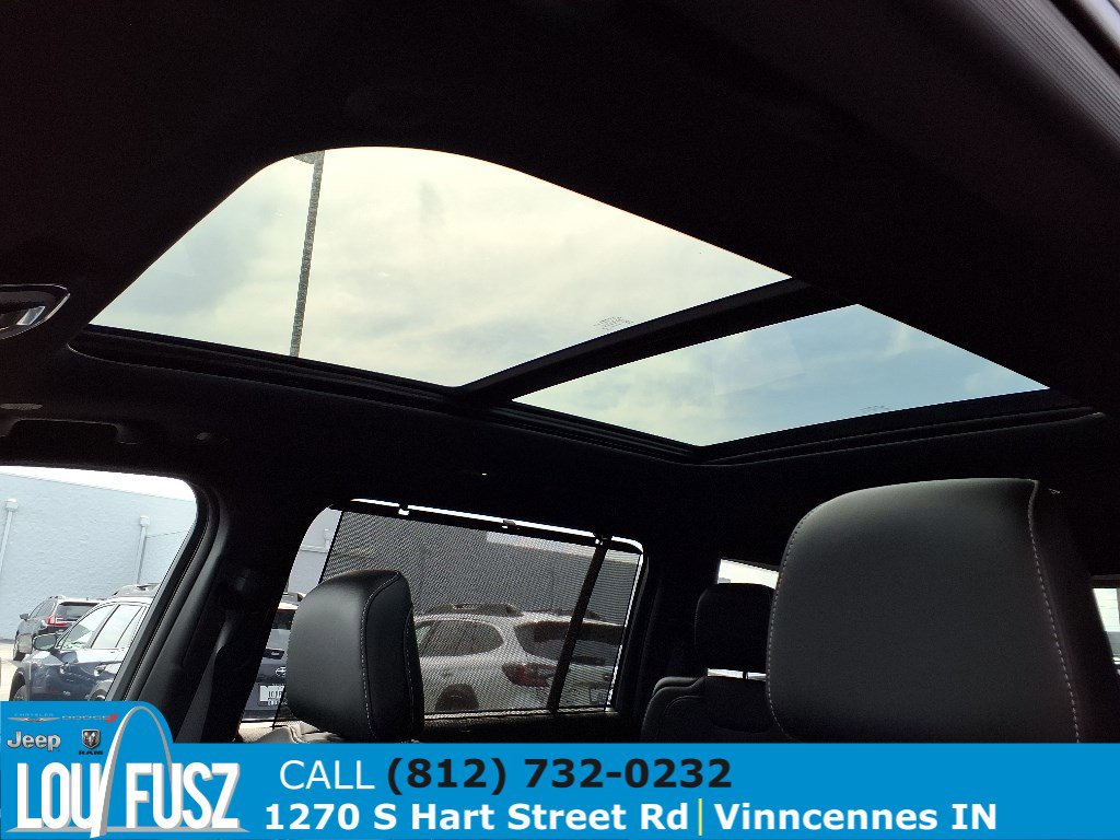 New 2025 Jeep Grand Cherokee L Limited w/ Luxury Tech Group II image 16