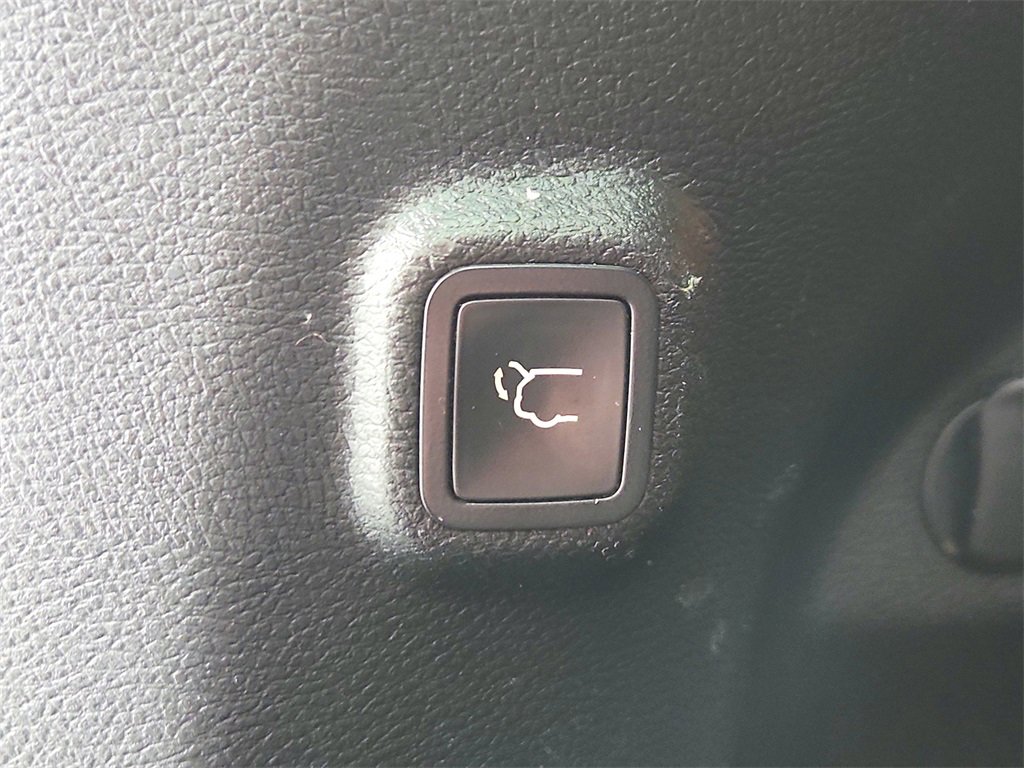 Used 2019 Jeep Cherokee Trailhawk w/ Comfort & Convenience Group image 29