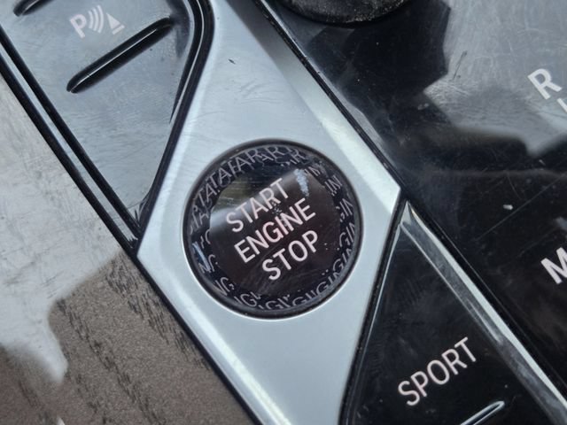 Used 2022 BMW X5 xDrive40i w/ M Sport Package AWD/4WD image 19