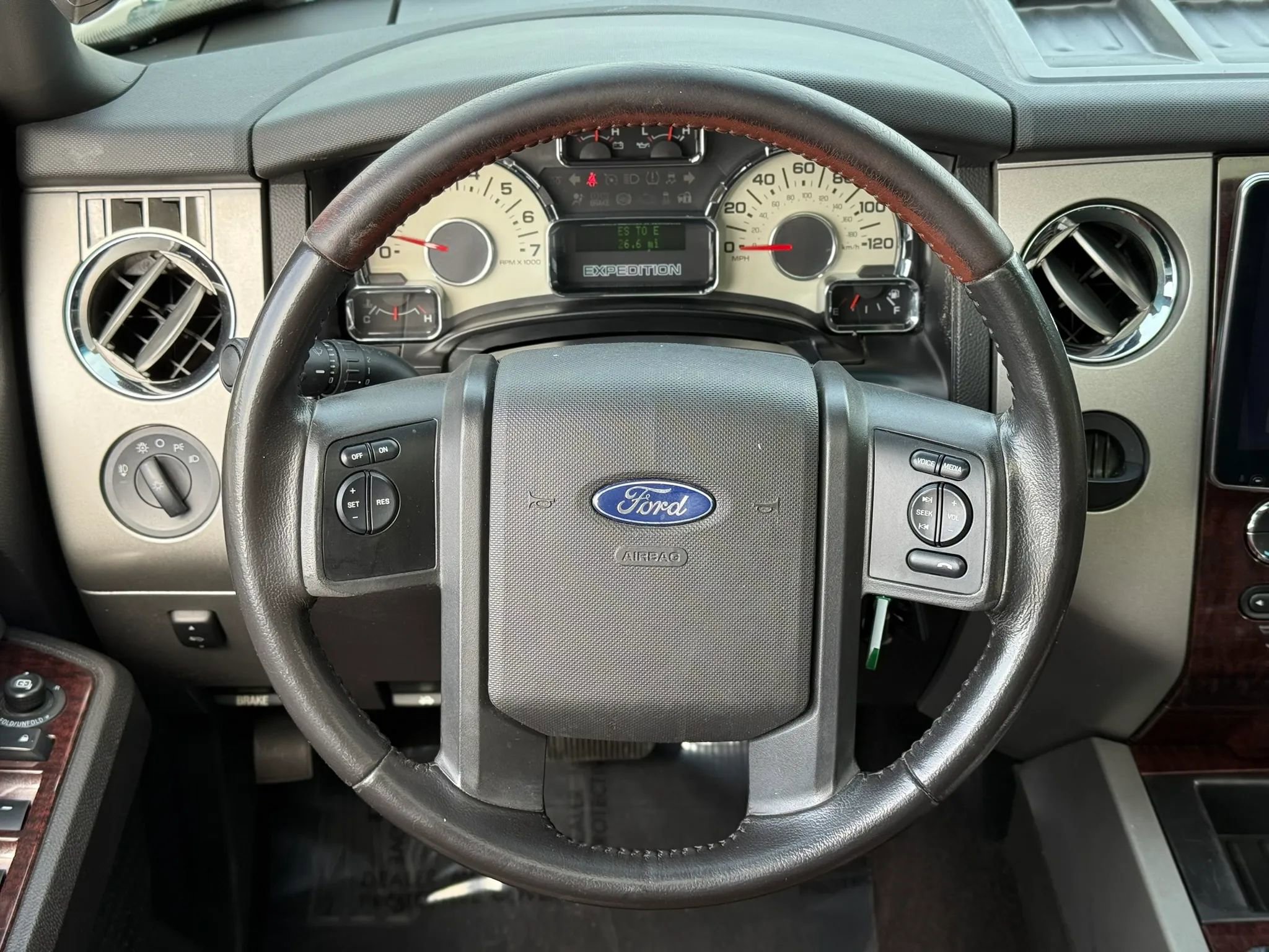 Used 2014 Ford Expedition EL King Ranch RWD image 17