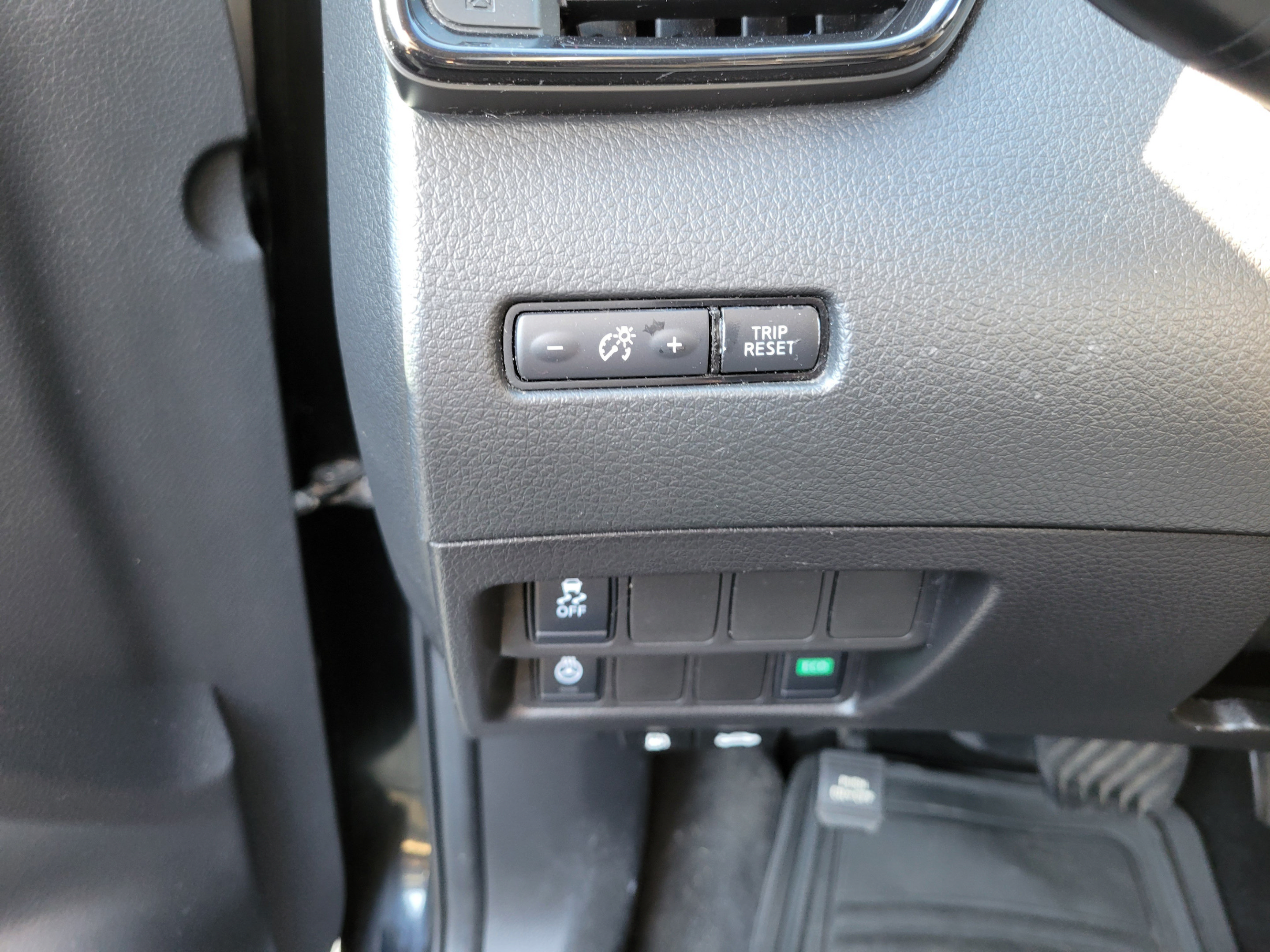 Used 2018 Nissan Rogue Sport SL FWD image 24
