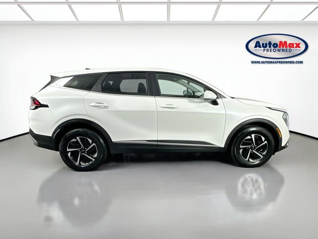 Used 2023 Kia Sportage LX image 9