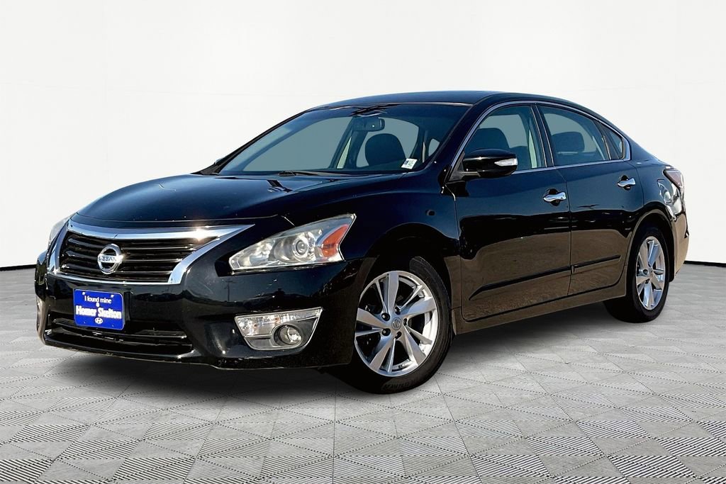 Used 2015 Nissan Altima 2.5 SL w/ Moonroof Package image 2