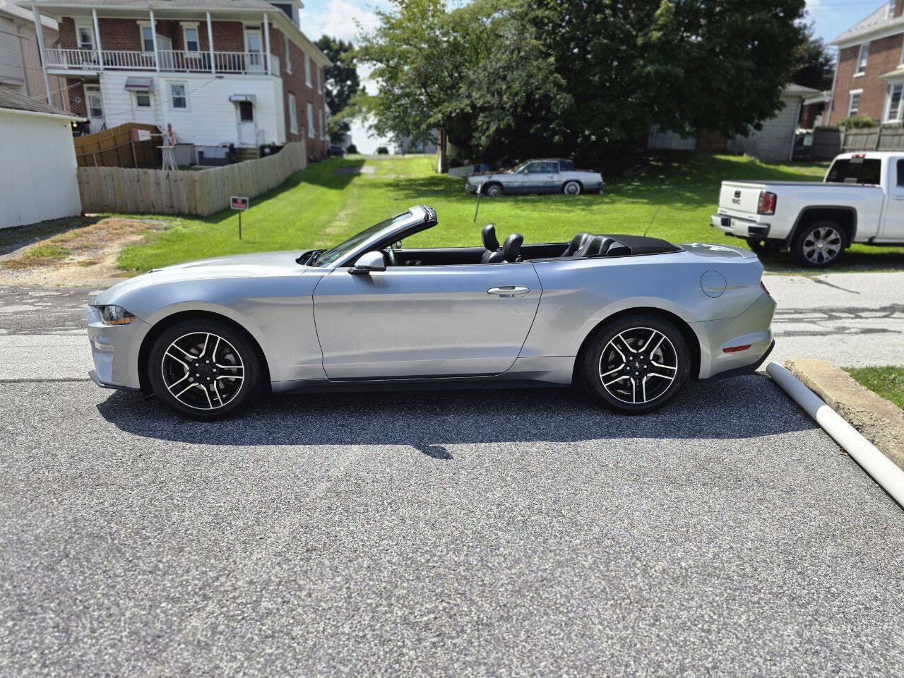 Used 2020 Ford Mustang Premium RWD image 8