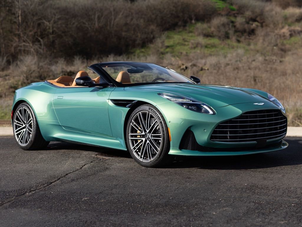 Used 2025 Aston Martin DB12 Volante image 11