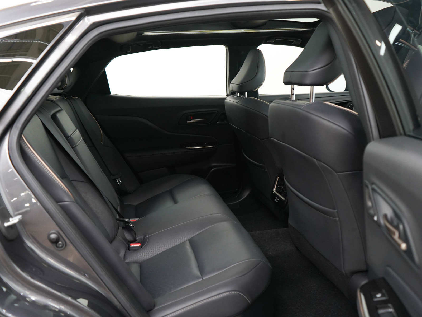 Used 2024 Toyota Crown Platinum AWD/4WD image 12