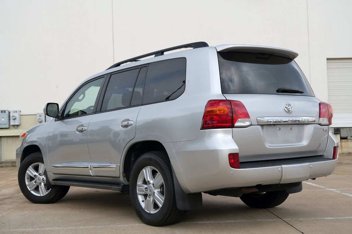 Used 2015 Toyota Land Cruiser AWD/4WD image 4
