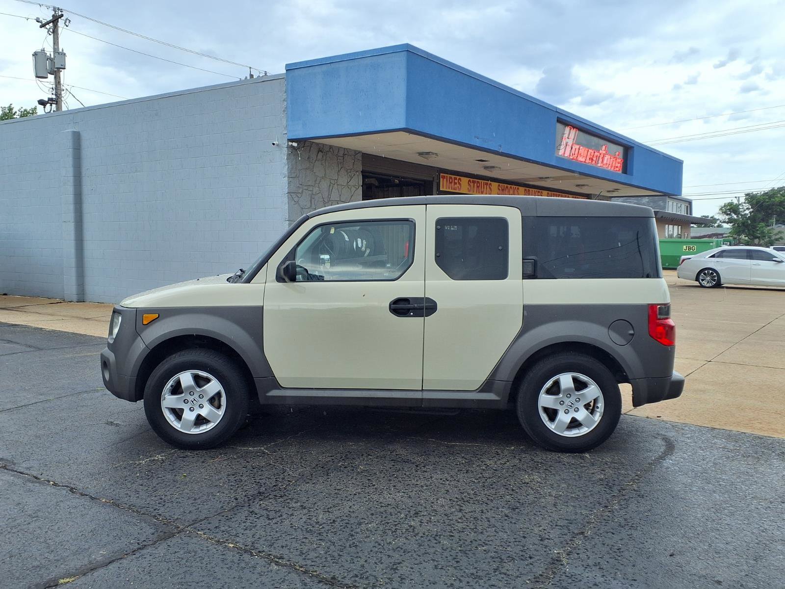 Used 2005 Honda Element EX image 9
