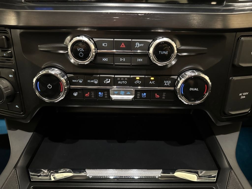 New 2026 Ford F350 Lariat w/ Black Appearance Package AWD/4WD image 28