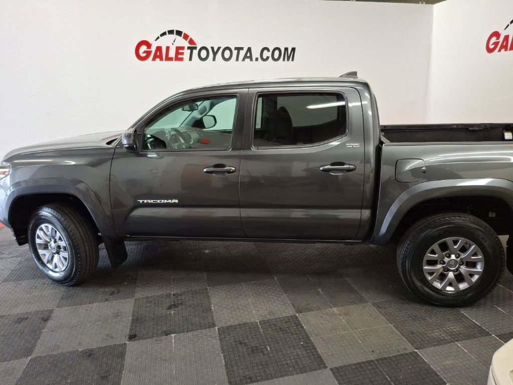 Used 2017 Toyota Tacoma SR5 w/ Tow Package image 6