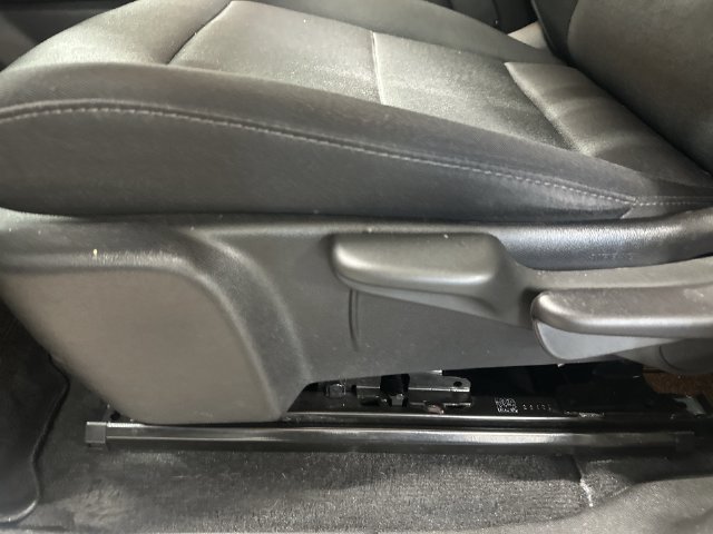 Used 2023 Chevrolet Colorado Trail Boss AWD/4WD image 18