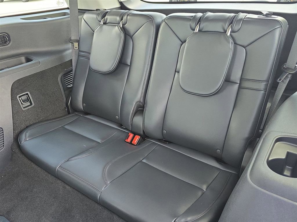 New 2025 Lincoln Aviator 2WD w/ Equipment Group 101A image 12