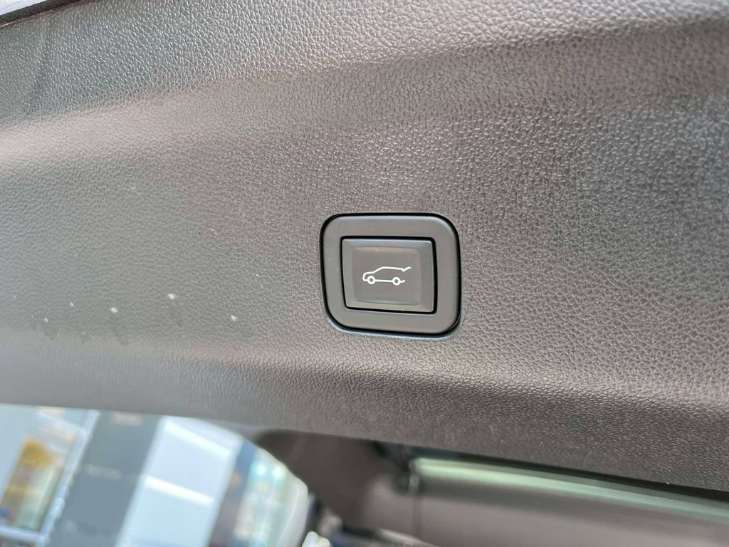 Certified 2023 GMC Yukon SLT AWD/4WD image 19