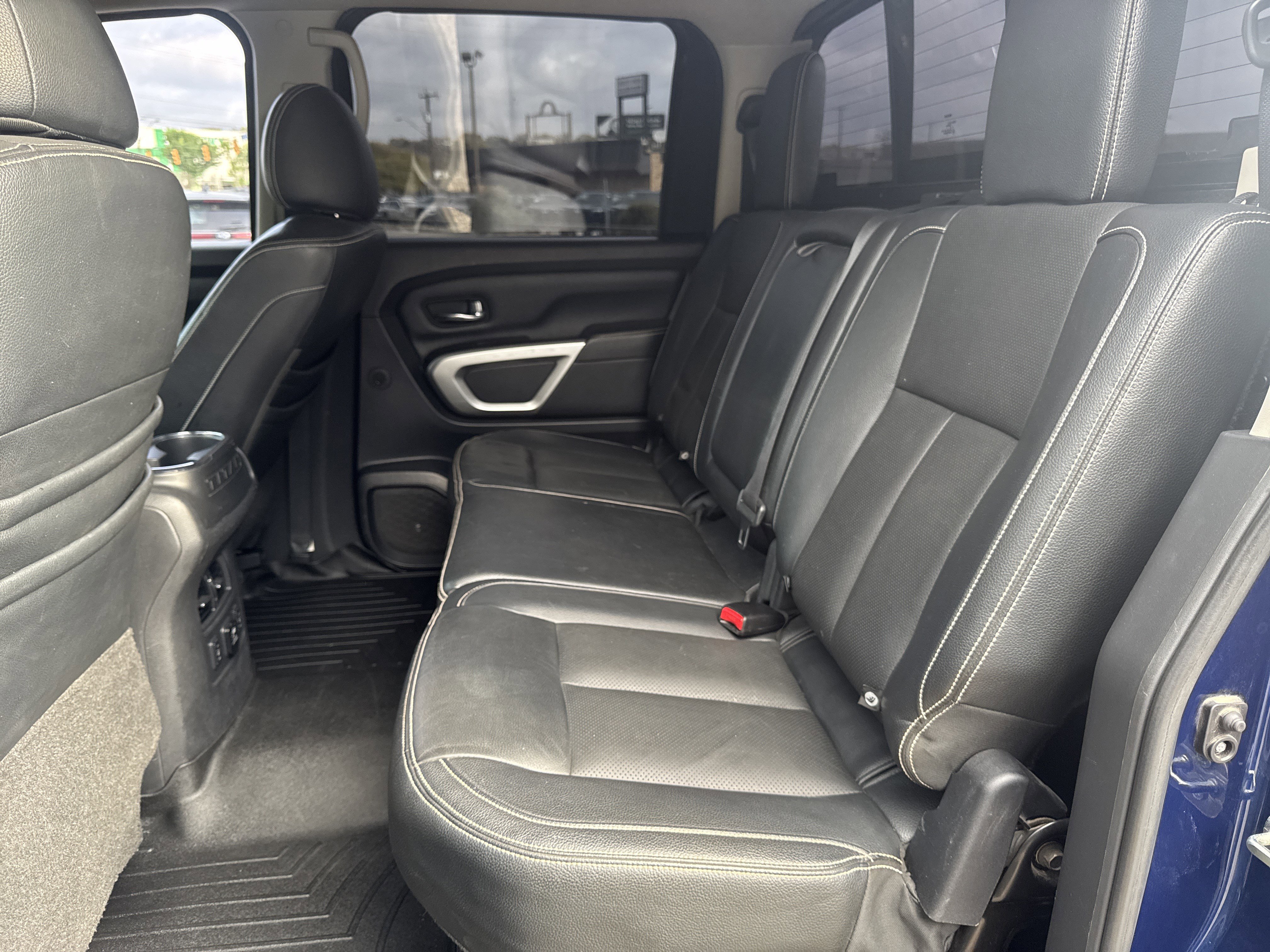 Used 2017 Nissan Titan PRO-4X w/ Pro-4x Convenience Package AWD/4WD image 26
