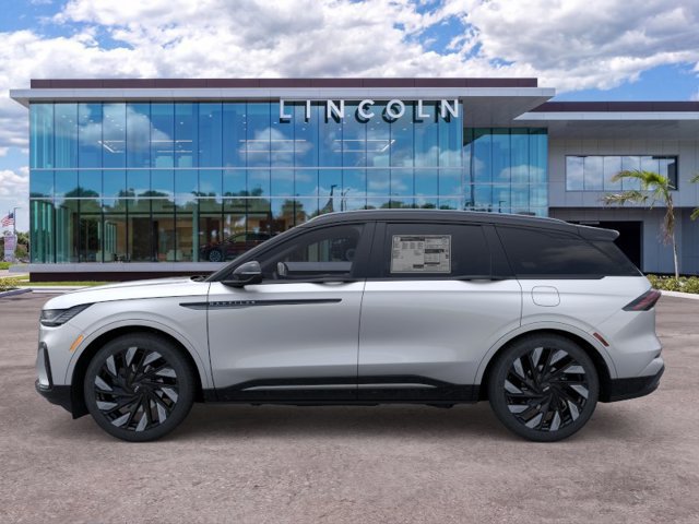 New 2026 Lincoln Nautilus Reserve w/ Jet Appearance Package AWD/4WD image 3