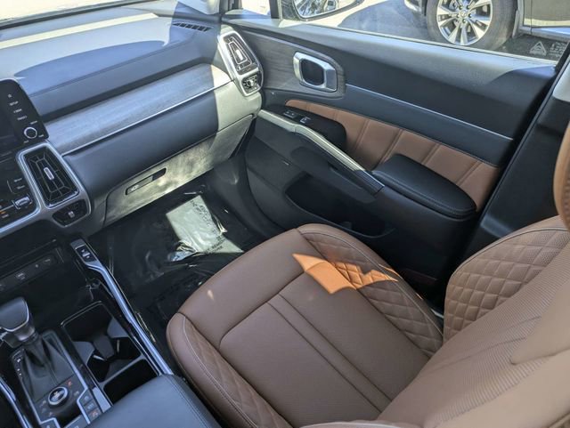 Used 2023 Kia Sorento SX Prestige image 16