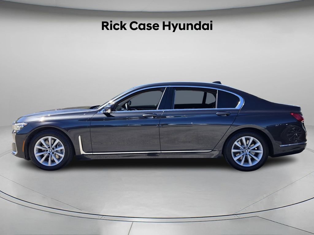 Used 2022 BMW 740i xDrive w/ Premium Package image 3