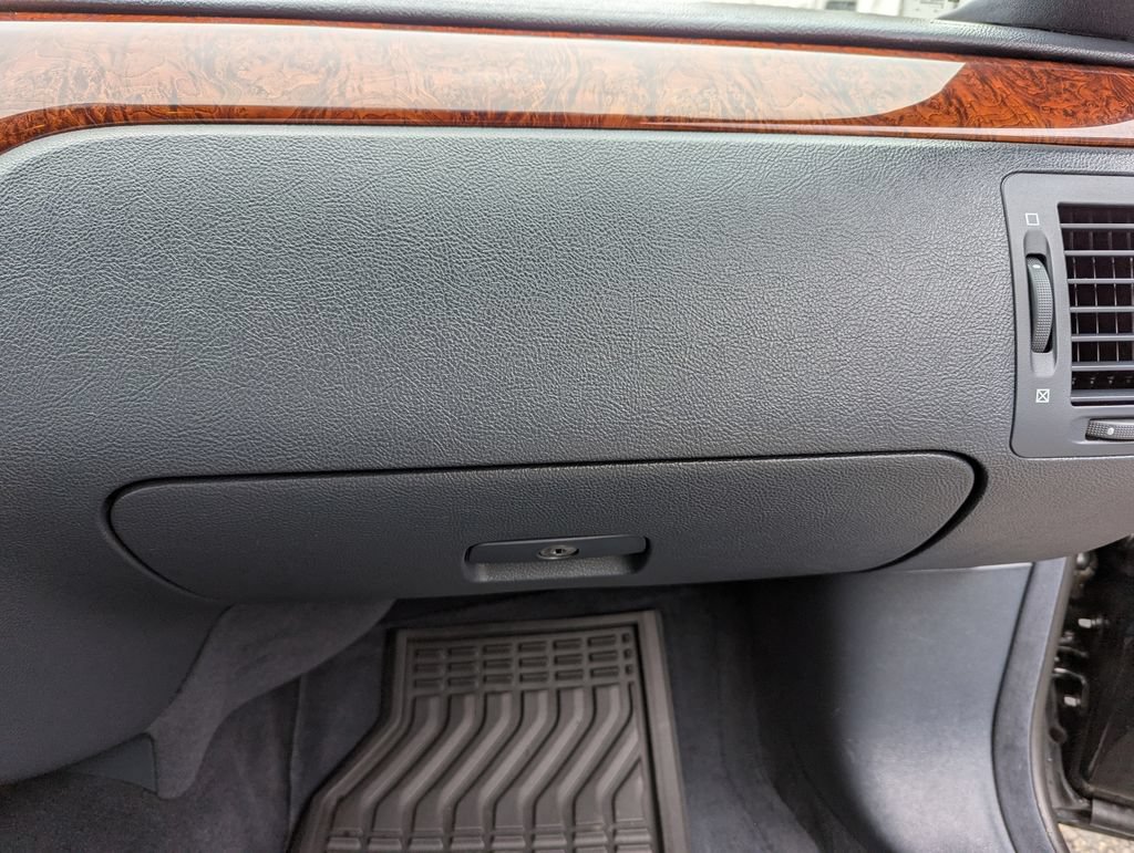 Used 2007 Cadillac DTS FWD image 26