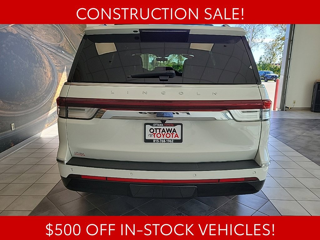 Used 2022 Lincoln Navigator Reserve AWD/4WD image 6