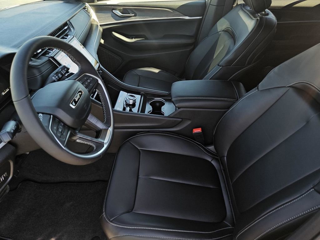 New 2025 Jeep Grand Cherokee Limited w/ Black Appearance Package image 26