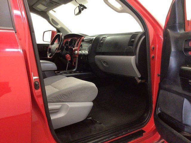 Used 2012 Toyota Tundra 4x4 CrewMax w/ Tow Pkg image 12