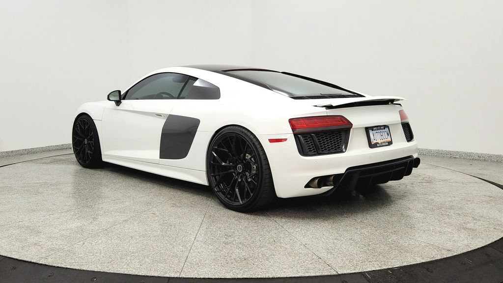 Used 2017 Audi R8 V10 AWD/4WD image 3