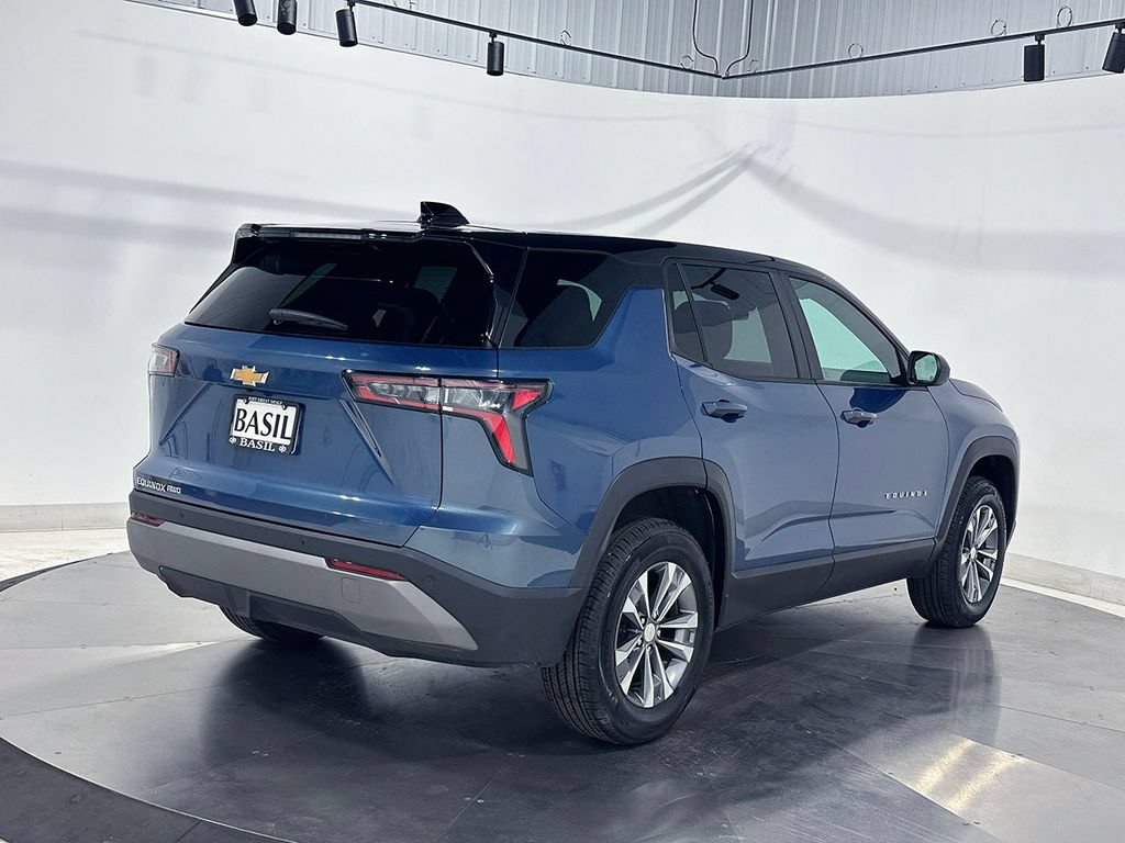 Used 2026 Chevrolet Equinox LT AWD/4WD image 11