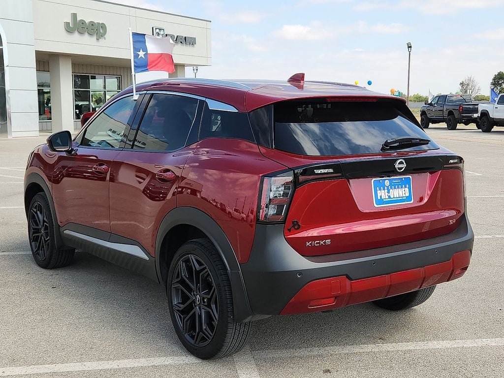 Used 2025 Nissan Kicks SR FWD image 3