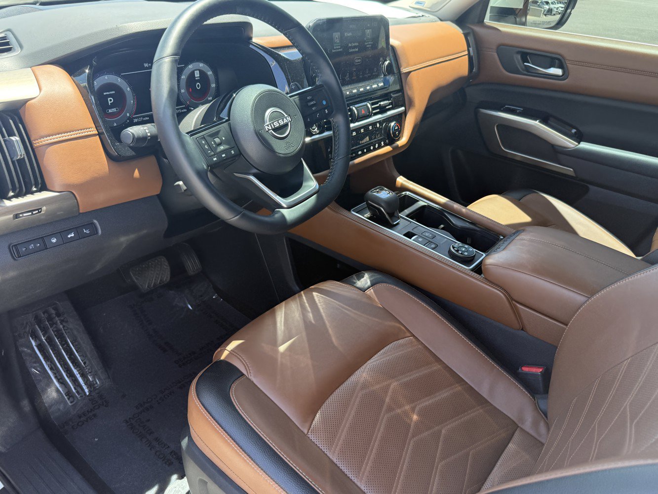 Used 2024 Nissan Pathfinder Platinum AWD/4WD image 10