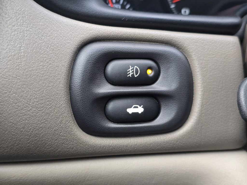 Used 2003 Chevrolet Corvette Convertible w/ Preferred Equipment Group1 image 32