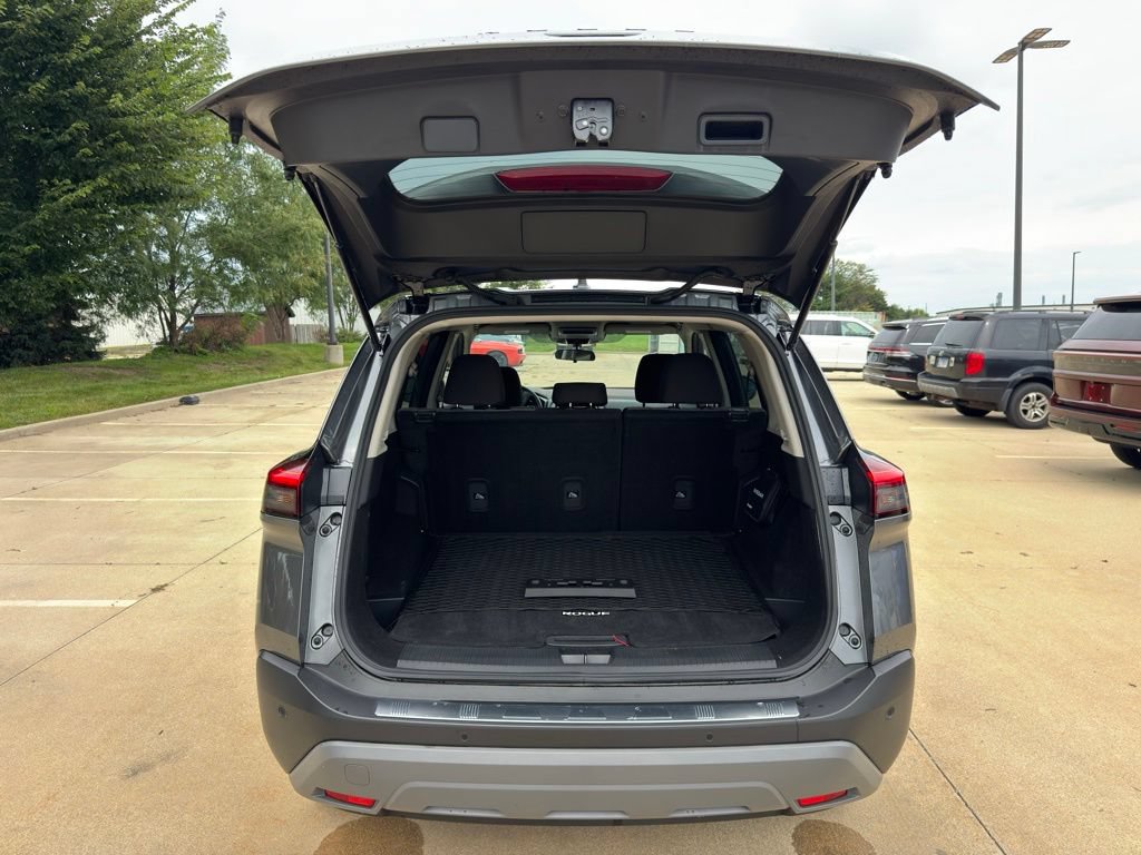 Used 2023 Nissan Rogue SV AWD/4WD image 17