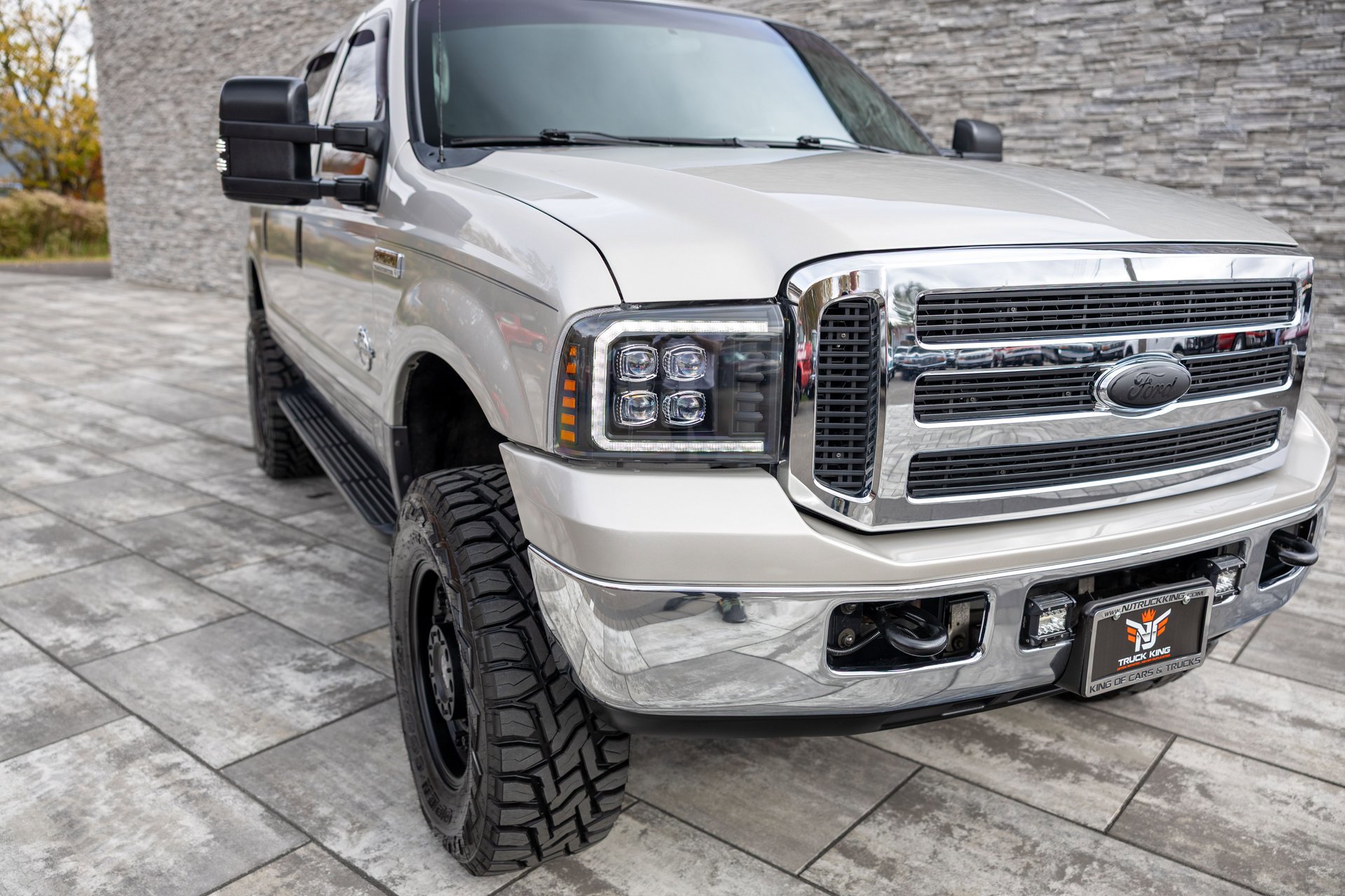 Used 2005 Ford Excursion XLS image 20