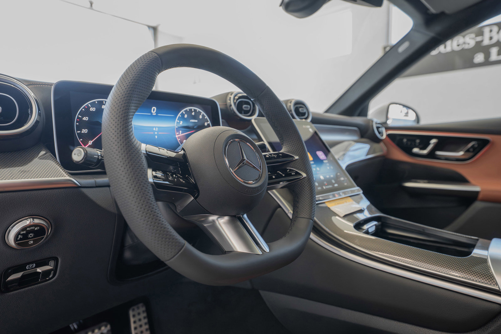 New 2025 Mercedes-Benz GLC 300 4MATIC image 7