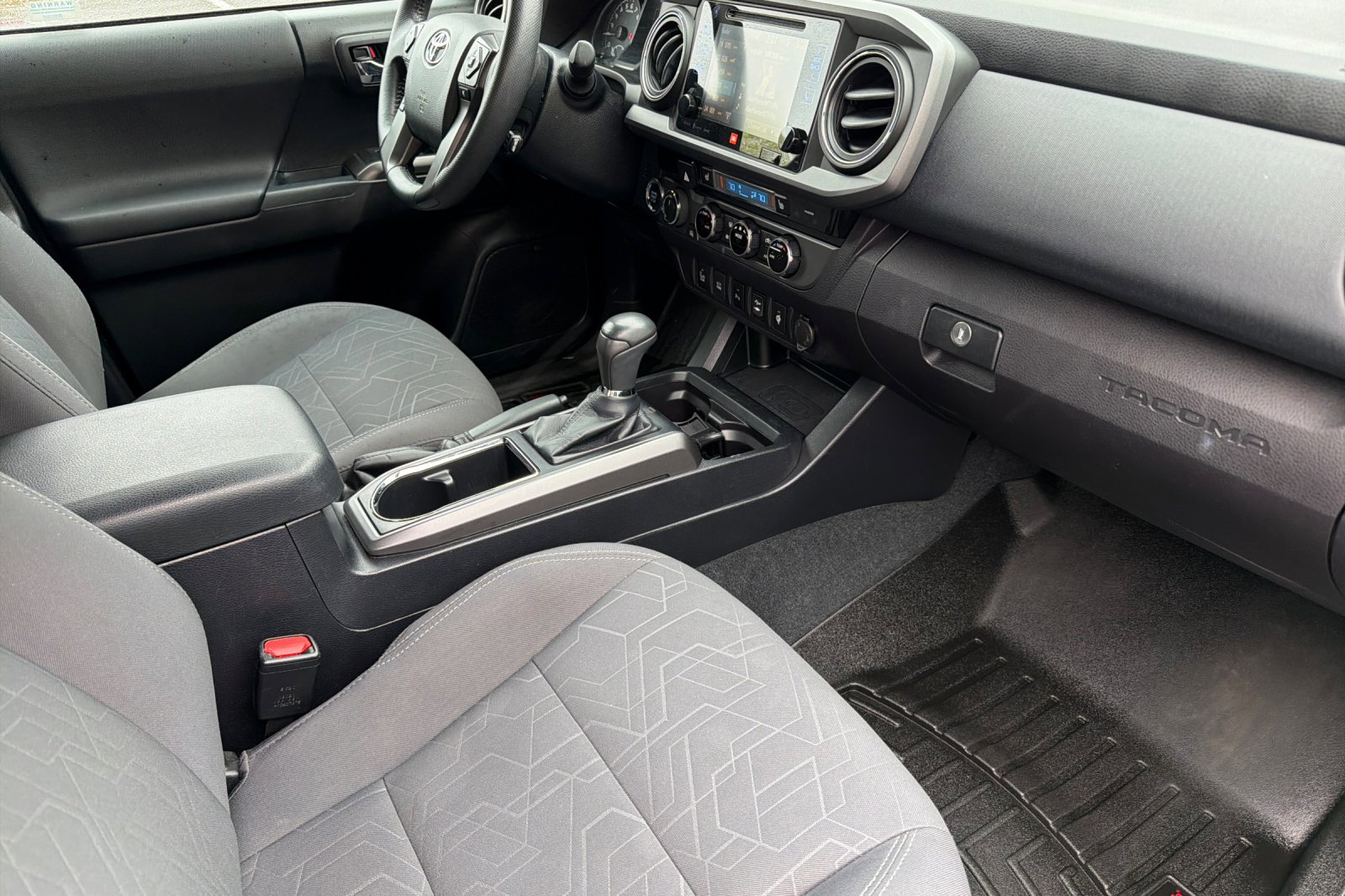 Used 2017 Toyota Tacoma TRD Off-Road image 15
