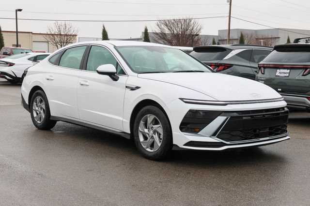 New 2026 Hyundai Sonata SE FWD image 1