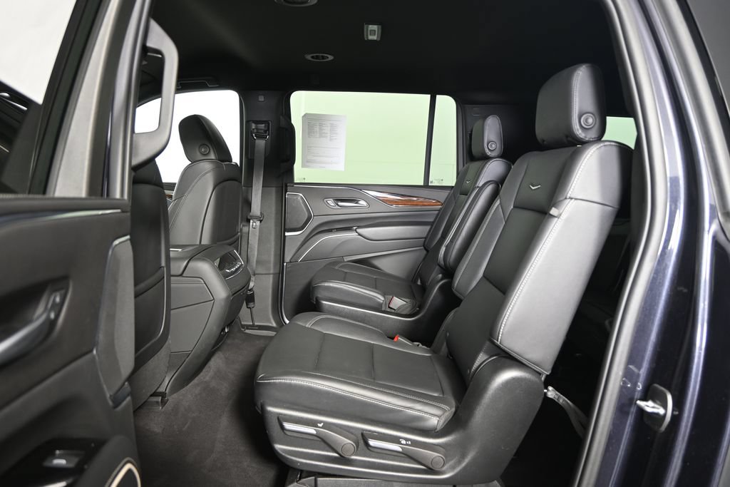 Used 2024 Cadillac Escalade ESV Luxury w/ LPO, Floor Liner Package AWD/4WD image 18