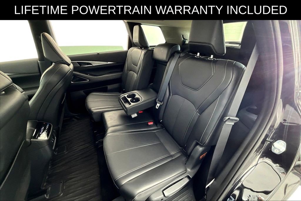 Certified 2026 INFINITI QX60 Luxe w/ Family Package FWD image 33