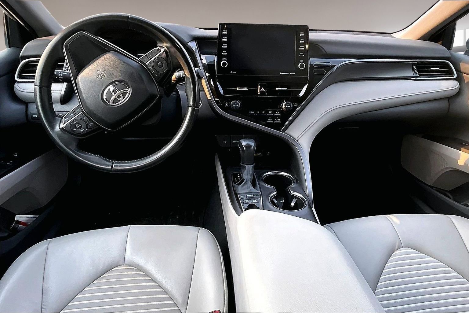 Used 2023 Toyota Camry SE w/ Audio Upgrade Package image 7