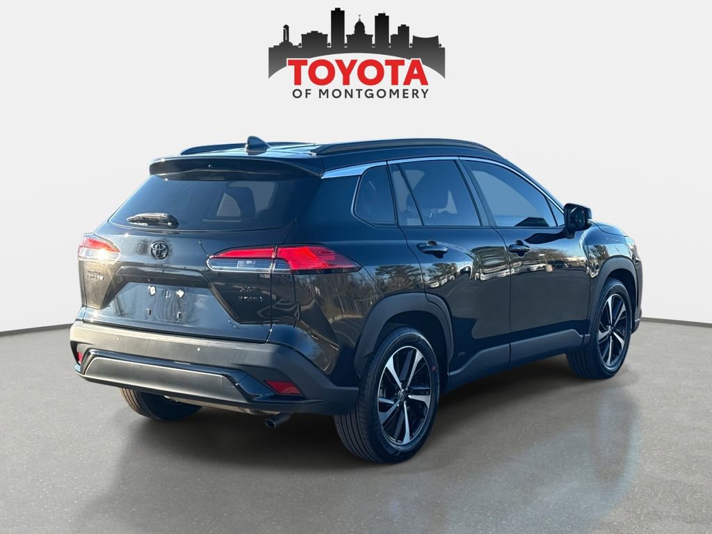 Used 2023 Toyota Corolla Cross XSE image 3
