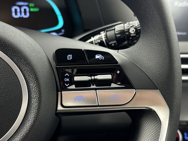 Used 2025 Hyundai Elantra Hybrid FWD image 31