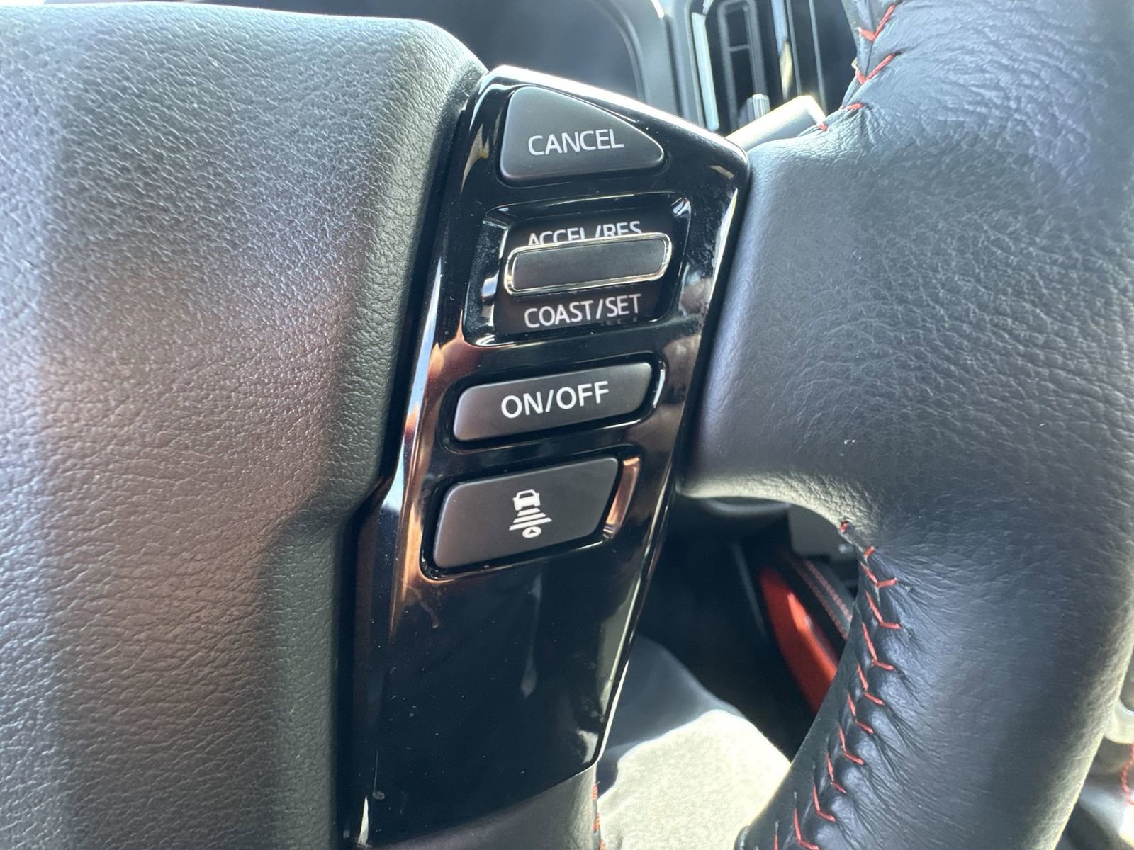 Certified 2025 Nissan Frontier PRO-4X AWD/4WD image 24
