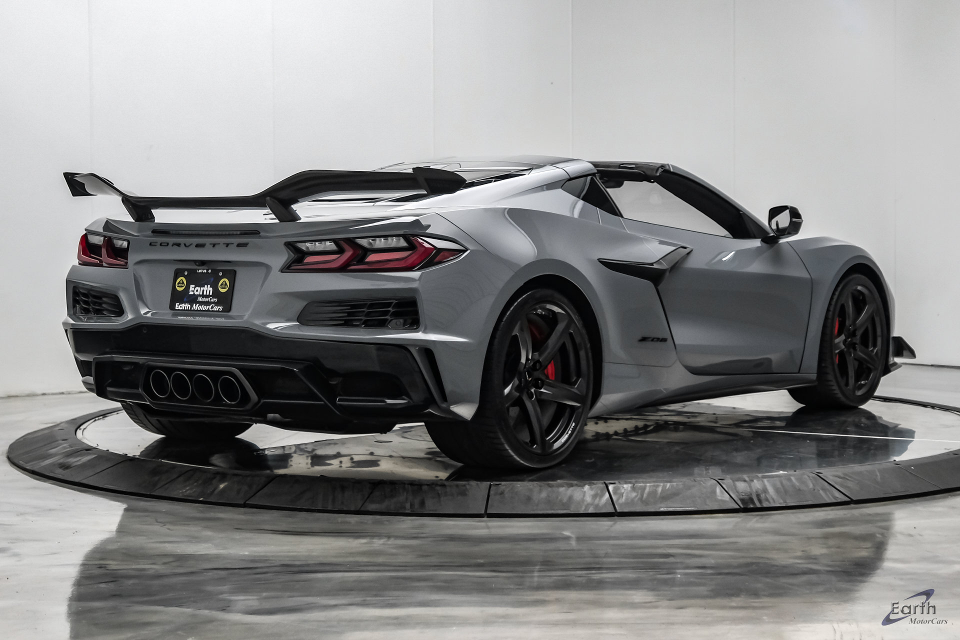 Used 2025 Chevrolet Corvette Z06 w/ Z07 Performance Package RWD image 24