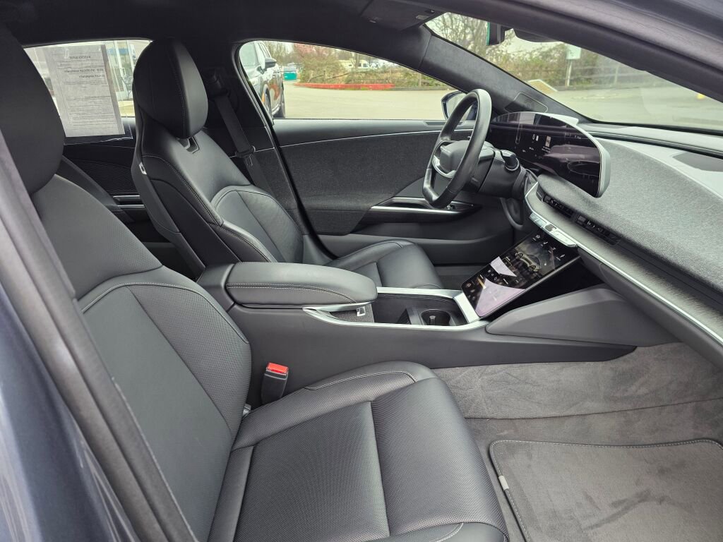 Used 2024 Lucid Air Touring image 11
