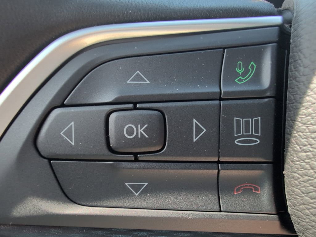 New 2025 Jeep Grand Cherokee Altitude image 24