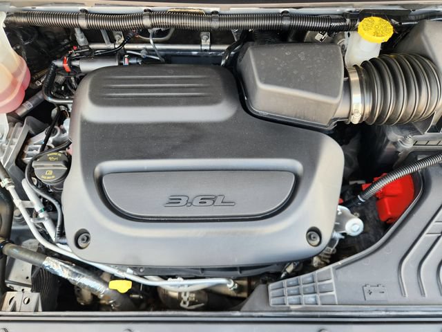 Certified 2023 Chrysler Pacifica Limited w/ S Appearance Package AWD/4WD image 34