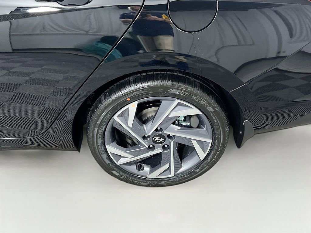 New 2025 Hyundai Elantra SEL image 23